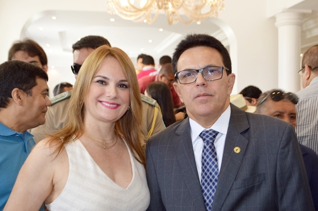 Ana Paula é anunciada como pré-candidata a prefeita de Uruçuí - Portal Cidade Luz