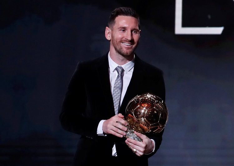 Messi conquista Bola de Ouro pela sexta vez e se isola como maior