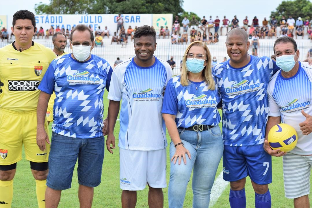 Marcelinho Carioca e Edílson Capetinha fazem jogo solidário em